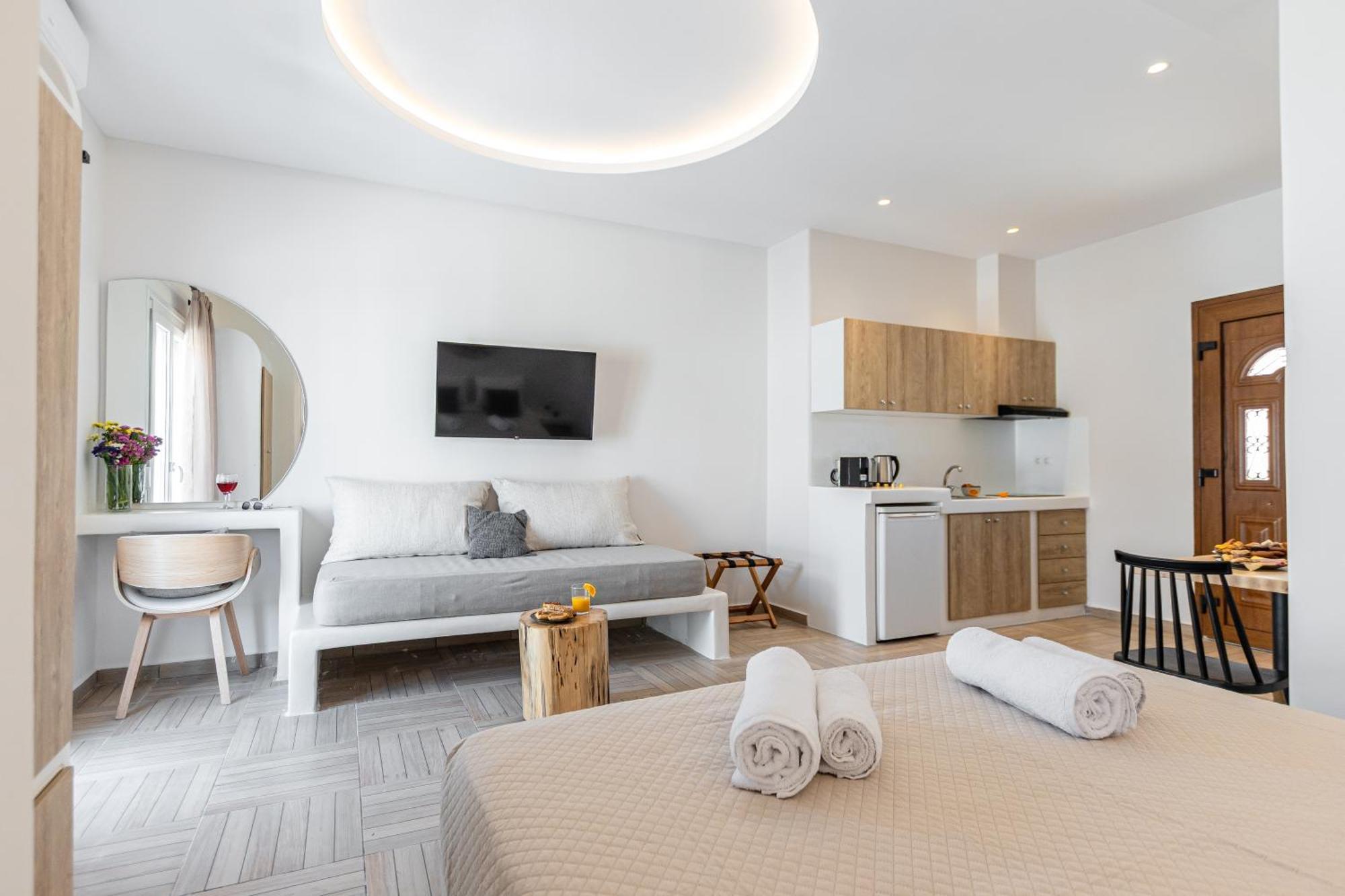 Adama'S Suites Naxos City Екстериор снимка